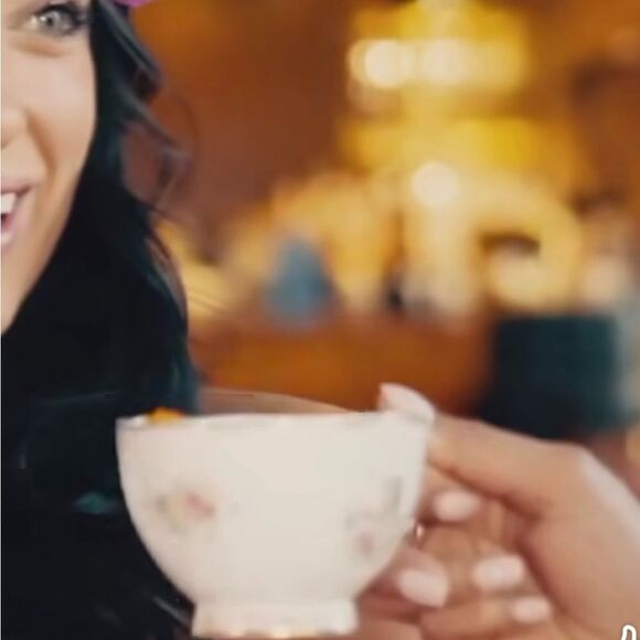 Crown Ming Fine China 8 Oz Creamer And 2 Cup Sugar Bowl Rose Floral Gold Trimmed - Picture 9 of 11